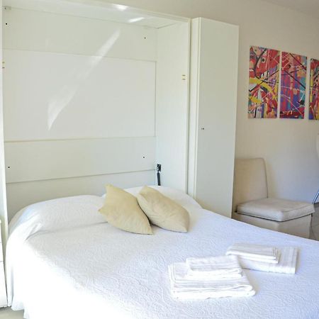 Monoambiente Super Amplio Y Comodo, Ideal Para Explorar La Ciudad Buenos Aires Kültér fotó